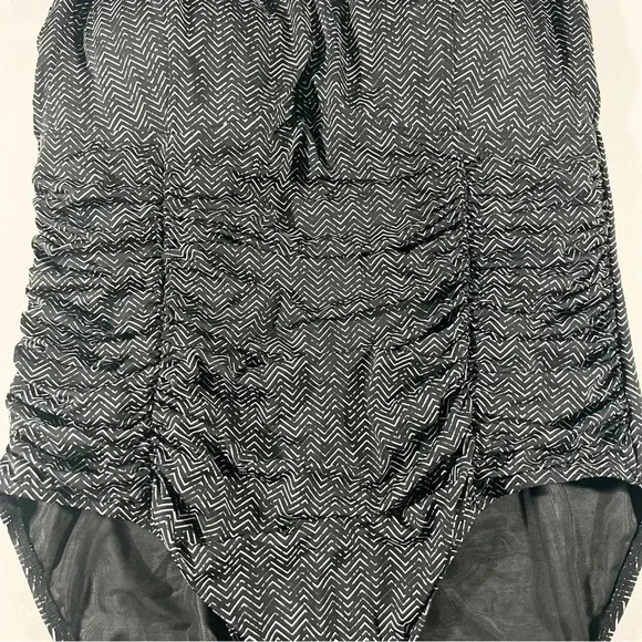 Artesands Zig Zag Black Botticelli One Piece - Picture 8 of 13